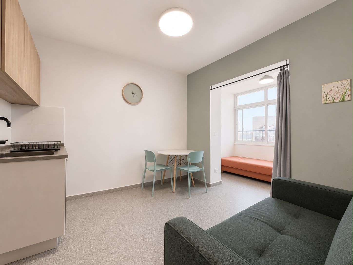 Spacious 1.5-Room Furnished Apartment Near Mahane Yehuda Market