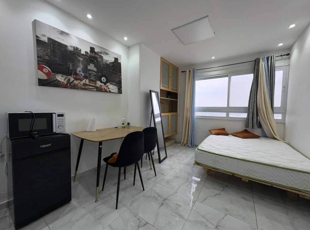 Studio Suite on 17th Floor with Panoramic Views