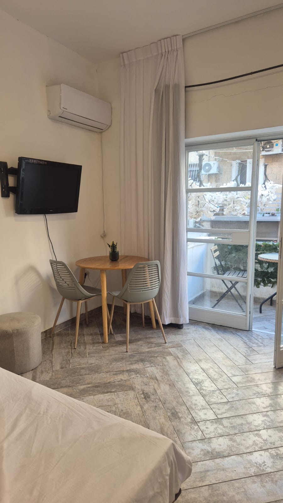 Cozy Studio Apartment on Ben Hillel Street with Private Balcony