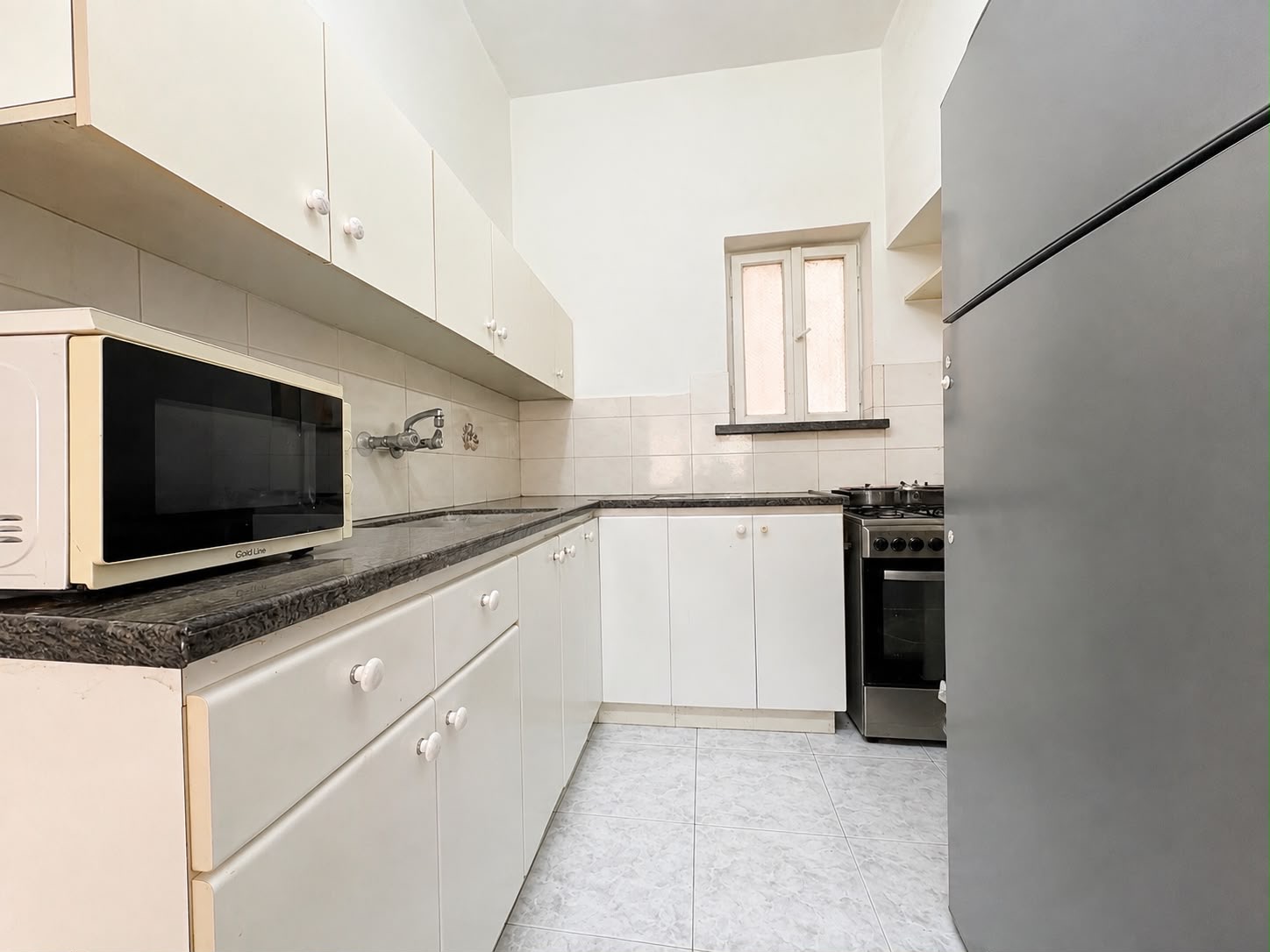 Spacious 3-Room Apartment with Balcony on Agripas Street