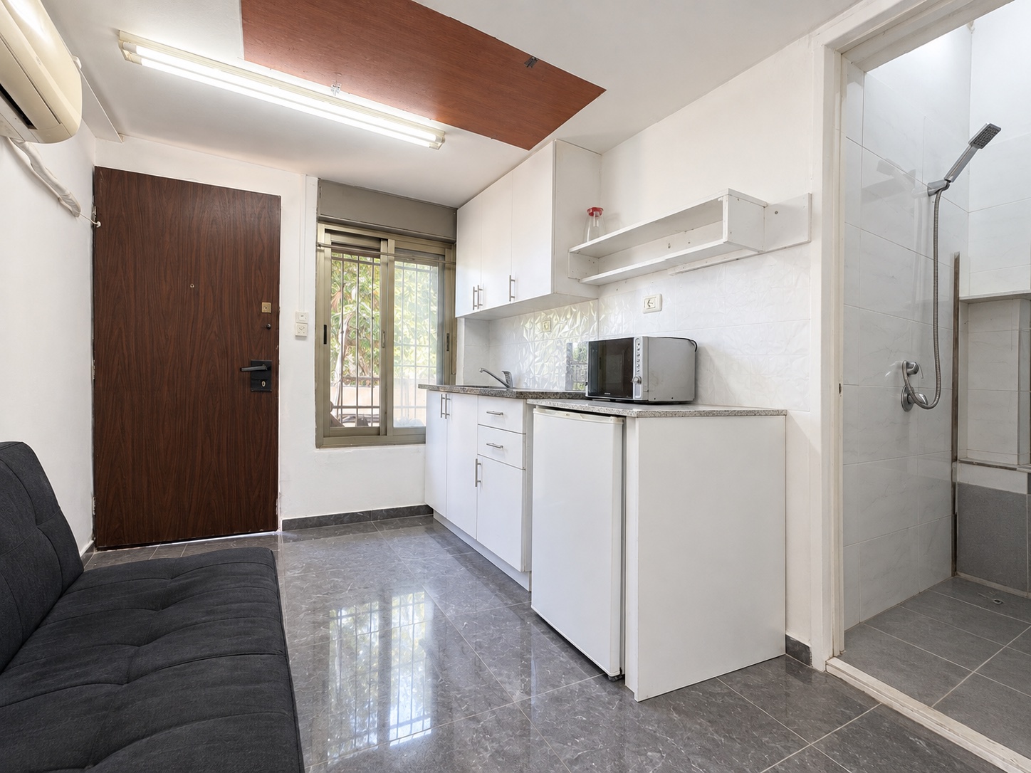 Cozy 1.5-Room Apartment on a Quiet Street in Nachlaot