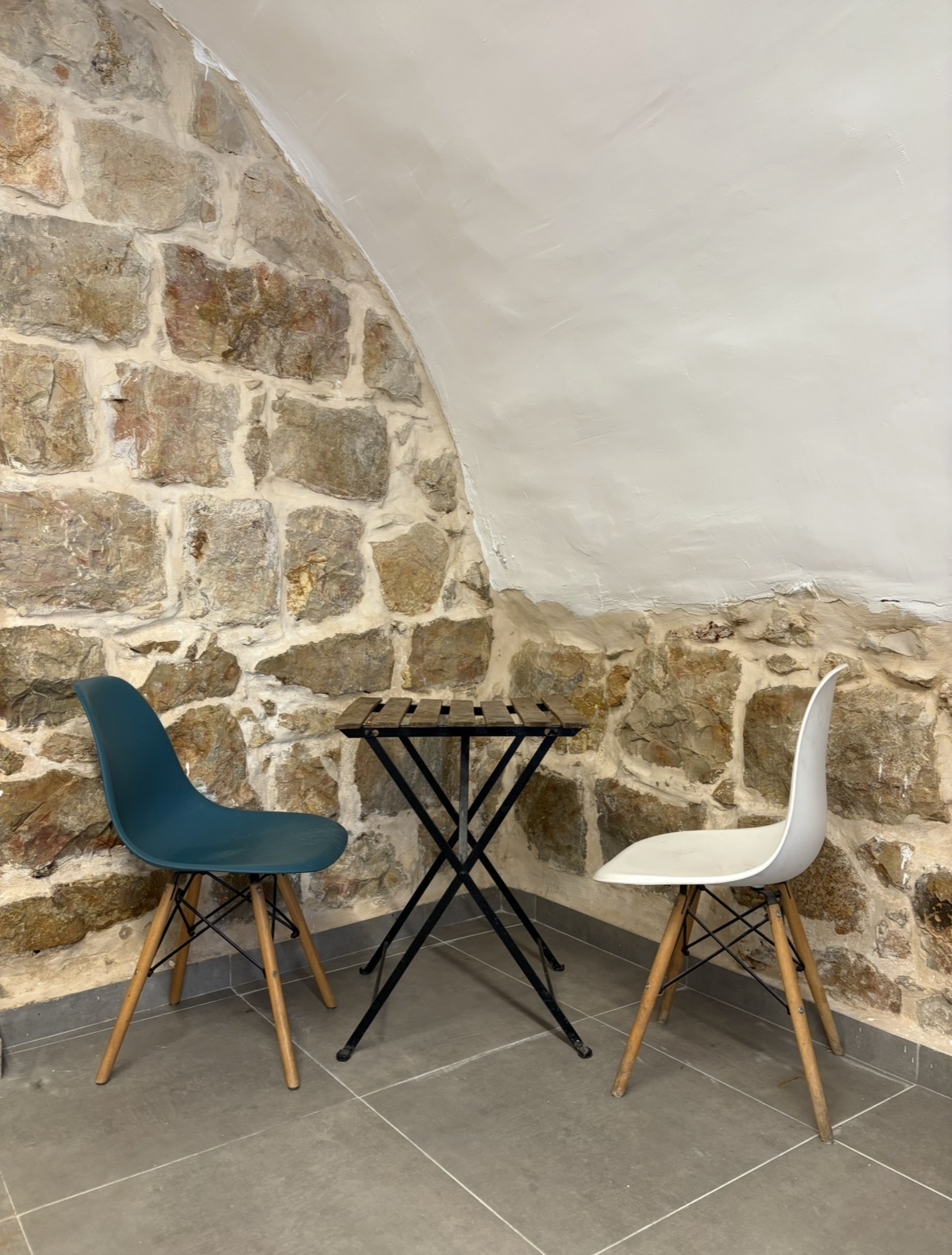 Vintage Fully Furnished Studio in the Heart of Nachlaot