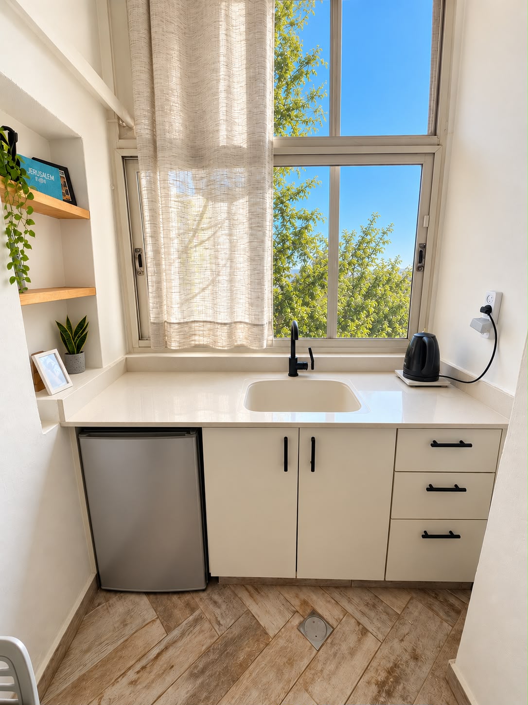 Modern Studio Near Ben Yehuda
